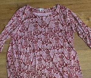 Red and White 3/4 Sleeve Relaxed Blouse